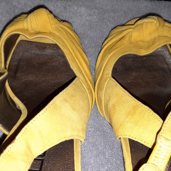 Shoes - Picture 2 of 4